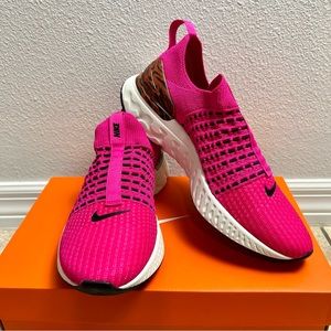 NWT Nike React Phantom Run Flyknit 2
